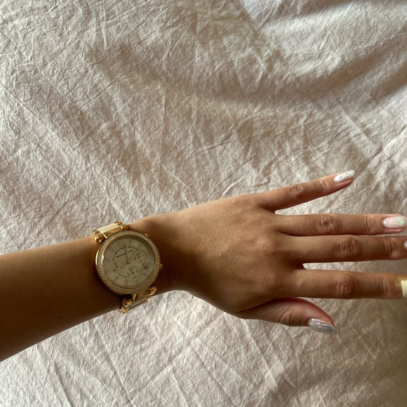 Michael Kors MK Rose Gold Watch - Picture 6 of 10